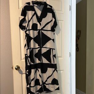 Black and White Geometric Dress